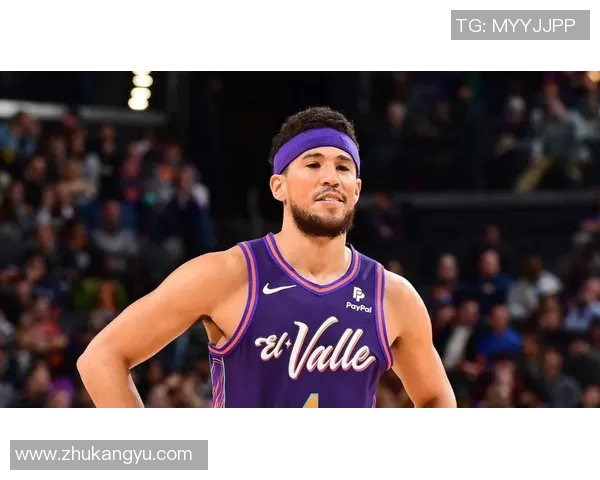 昔日恩怨再现!布克与老队友狭路相逢 昔日恩怨再现!布克与老队友狭路相逢