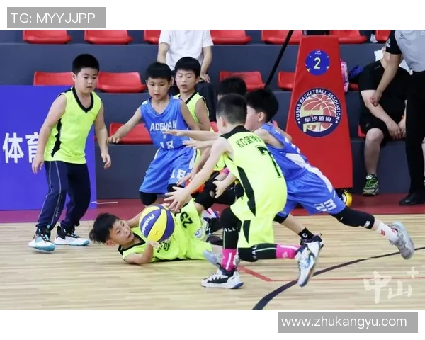 中国青少年篮球公开赛落幕，冠军球队成焦点