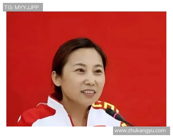 中国选手打破亚洲跳远纪录，教练当场落泪